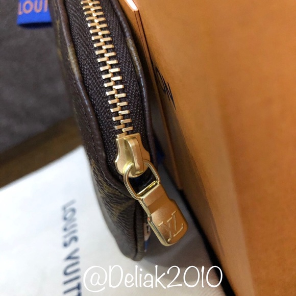 SOLD! NEW Louis Vuitton Round Coin Purse Venice - Picture 5 of 8